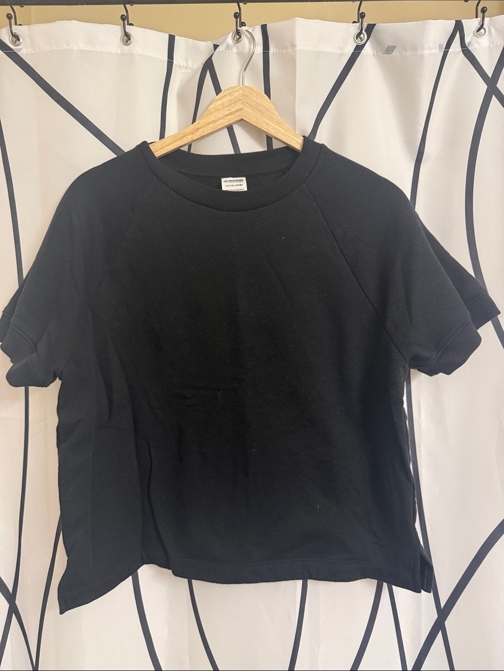 NWOT VS Pink Boxy Black Short-Sleeve Sweatshirt - S